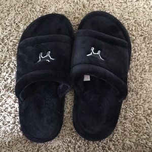 Pink slippers!!! Size M, 7-9 foot size.